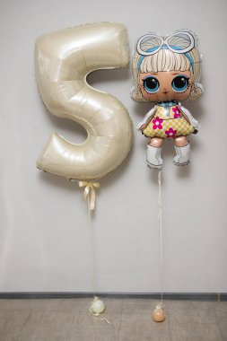 Folyo bej 5 numaralı balon, bir demet narin helyum balonu, balon bebek kız