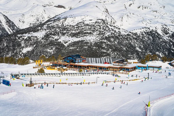 Wintersport Und Familienskiurlaub Blick Auf Soldeu Skilifte Langlaufzentrum Mit Schneebedeckten — Stockfoto