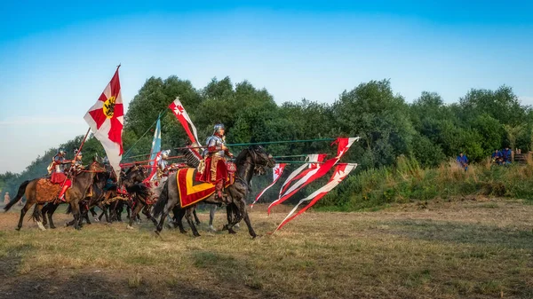 Gniew Polônia Agosto 2020 Hussardos Segurando Longas Lanças Carregando Inimigos — Fotografia de Stock
