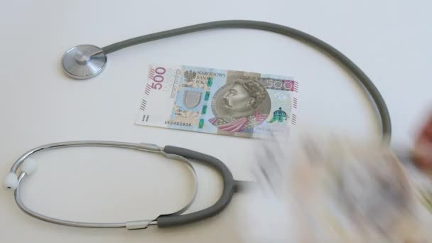 Polské Peníze Náklady Léčbu Rakoviny Koncepce — Stock video