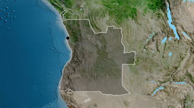 Angola sınır bölgesinin yakın planında uydu haritasında koyu bir örtüyle vurgulanıyor. Ana nokta. Ülke şekli etrafında özet geç. 