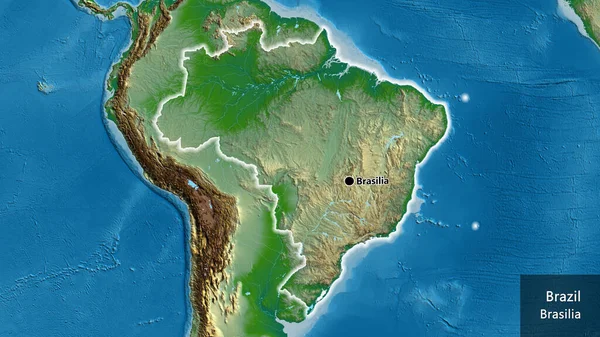 物理的な地図上のブラジル国境地域の閉鎖 資本ポイント 国の形の周りに光る 英名国とその首都 — ストック写真