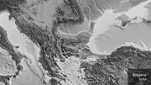 在一张灰色比例尺地图上对保加利亚边境地区进行的密切调查 资本点 概略地描述一下国家的面貌 国家及其首都的英文名称 — 图库照片