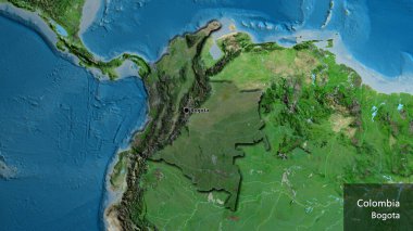 Kolombiya sınırına yakın çekim. Uydu haritasında koyu bir örtüyle işaretlenmiş. Ana nokta. Kırsal kesimin kıvrımlı kenarları. Ülkenin ve başkentinin İngilizce adı