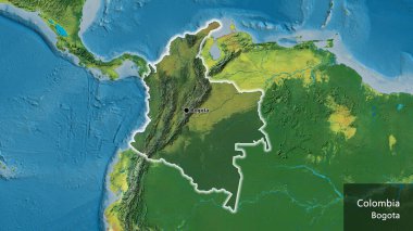 Kolombiya sınır bölgesinin, topoğrafik haritada koyu bir örtüyle işaretlenmiş hali. Ana nokta. Ülke çapında parıldıyor. Ülkenin ve başkentinin İngilizce adı