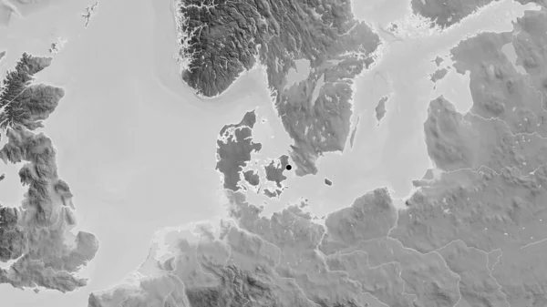 덴마크 지역의 촬영은 그레이 스케일 지도에 어두운 오버레이로 집중되어 나라의 — 스톡 사진