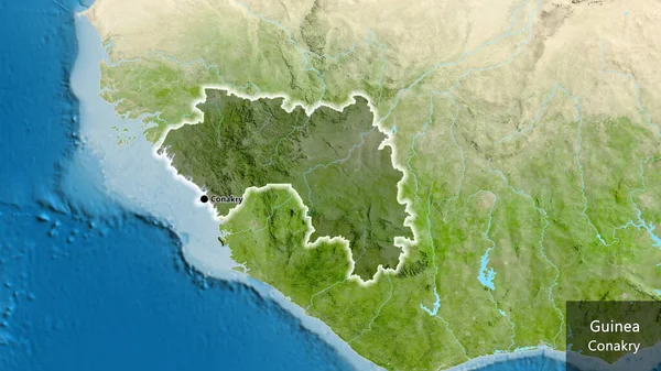 几内亚边境地区的特写镜头 用卫星地图上的黑暗阴影突出显示出来 资本点 风靡全国各地 国家及其首都的英文名称 — 图库照片