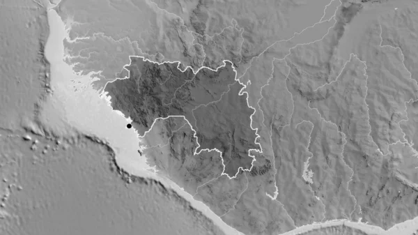 ギニア国境地域のクローズアップは グレースケールの地図上の暗いオーバーレイで強調されています 資本ポイント 全国の概要 — ストック写真