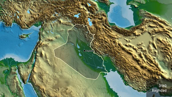 物理的な地図上の暗いオーバーレイで強調されているイラク国境地域のクローズアップ 資本ポイント 国の形の周りの概要 英名国とその首都 — ストック写真