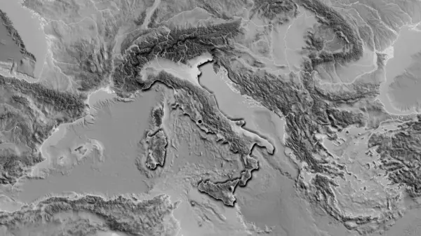 在一张灰色比例尺地图上对意大利边境地区进行的密切监视 资本点 国家形状的斜边 — 图库照片