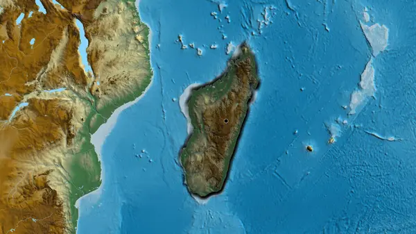 マダガスカル国境地域のクローズアップは 救援地図上の暗いオーバーレイで強調表示されます 資本ポイント 国の形の縁が隠されている — ストック写真