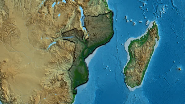 物理的な地図上の暗いオーバーレイで強調モザンビーク国境地域のクローズアップ 資本ポイント 国の形の縁が隠されている — ストック写真