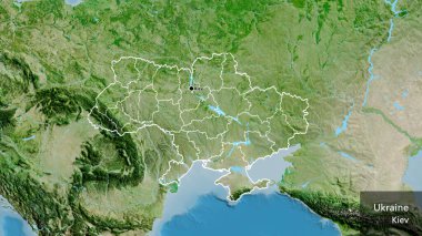 Ukrayna sınırına ve bölgesel sınırlarına bir uydu haritasında yakın plan. Ana nokta. Ülke çapında bir taslak oluşturun. Ülkenin ve başkentinin İngilizce adı