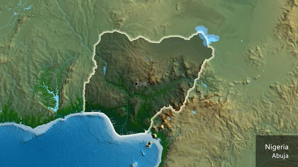 ニジェールの国境地帯のクローズアップは 物理的な地図上の暗いオーバーレイで強調されています 資本ポイント 国の形の周りに光る 英名国とその首都 — ストック写真