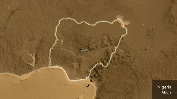 セピア標高地図上のニジェール国境地域の閉鎖 資本ポイント 国の形の周りに光る 英名国とその首都 — ストック写真