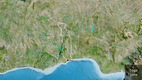 在卫星地图上对多哥边境地区进行了近距离调查 资本点 概略地描述一下国家的面貌 国家及其首都的英文名称 — 图库照片