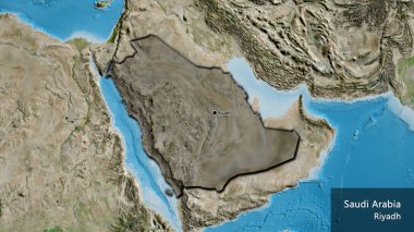 Suudi Arabistan sınır bölgesinin uydu haritasında koyu bir örtüyle işaretlenmiş yakın çekimi. Ana nokta. Kırsal kesimin kıvrımlı kenarları. Ülkenin ve başkentinin İngilizce adı