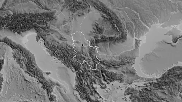 在一张灰色比例尺地图上对塞尔维亚边境地区进行的密切调查 资本点 国家形貌概述 — 图库照片