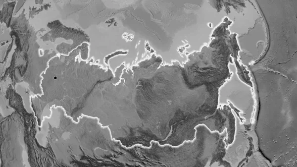 在一张灰色比例尺地图上对俄罗斯边境地区进行的密切监视 资本点 风靡全国 — 图库照片