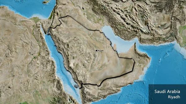 Suudi Arabistan sınırına bir uydu haritasında yakın plan. Ana nokta. Kırsal kesimin kıvrımlı kenarları. Ülkenin ve başkentinin İngilizce adı
