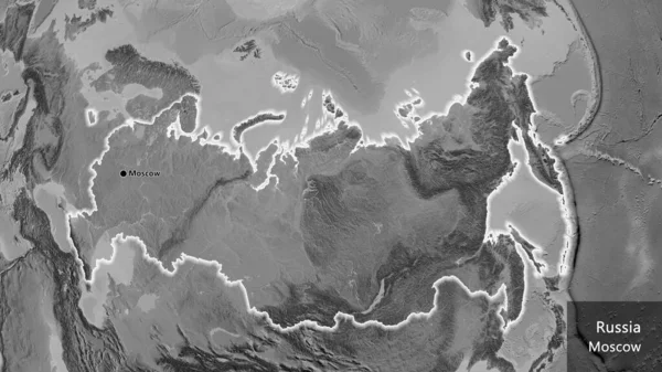 在一张灰色比例尺地图上对俄罗斯边境地区进行的密切监视 资本点 风靡全国各地 国家及其首都的英文名称 — 图库照片