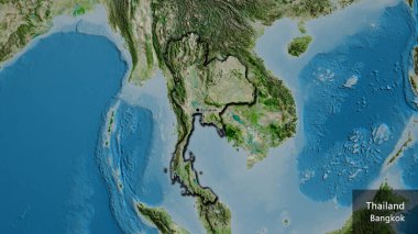 Tayland sınır bölgesinin uydu haritasında yakın plan görüntüsü. Ana nokta. Kırsal kesimin kıvrımlı kenarları. Ülkenin ve başkentinin İngilizce adı