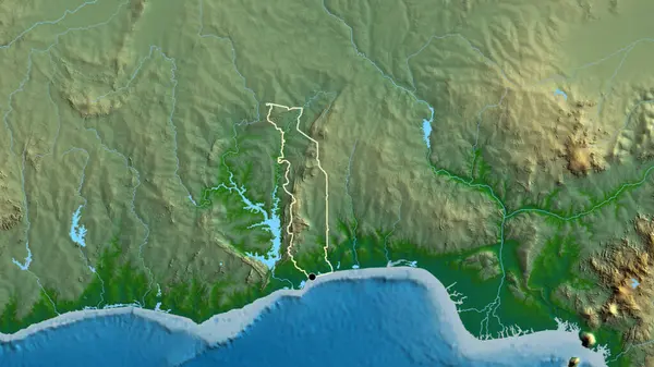 在一张实景地图上对多哥边境地区进行的密切监视 资本点 国家形貌概述 — 图库照片