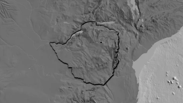 在双边地图上对津巴布韦边境地区进行的密切监视 资本点 国家形状的斜边 — 图库照片