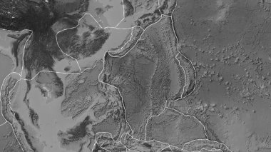 Filipin Denizi tektonik plakasının Patterson silindirik projeksiyonunda gri tonlama yükseklik haritasında katı bir çizgi ile işaretlenmiş alanı