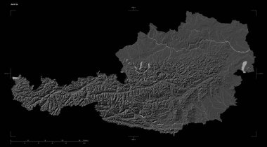 Avusturya 'nın göl ve nehirleriyle, uzaklık ölçeği ve harita sınır koordinatlarıyla, siyah üzerine izole edilmiş, çift seviyeli bir yükseklik haritası.