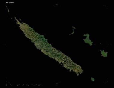 Yeni Kaledonya 'nın düşük çözünürlüklü uydu haritasının şekli, uzaklık ölçeği ve harita sınır koordinatları, siyah üzerine izole edilmiş.
