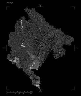 Karadağ 'ın göl ve nehirlerinin yer aldığı, uzaklık ölçeği ve harita sınır koordinatlarıyla izole edilmiş bir Gri Tonlama yükseklik haritası.