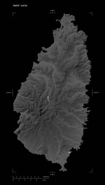 Saint Lucia 'nın göl ve nehirlerinin olduğu gri ölçekli bir yükselti haritası, uzaklık ölçeği ve harita sınır koordinatları, siyah üzerine izole edilmiş.