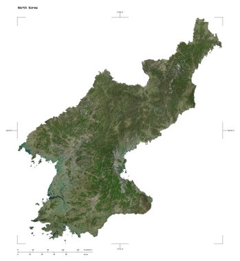 Kuzey Kore 'nin yüksek çözünürlüklü uydu haritasının şekli, uzaklık ölçeği ve harita sınır koordinatları, beyaz üzerinde izole edilmiş.