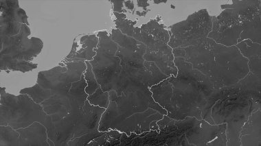 Almanya, gölleri ve nehirleri olan bir Gri Tonlama yükseklik haritasında özetlenmiştir.
