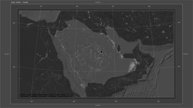 Suudi Arabistan, ülkenin başkenti, haritası, uzaklık ölçeği ve harita sınır koordinatlarıyla gölleri ve nehirleri gösteren bir çift seviyeli yükseklik haritasına vurgulandı