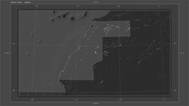 Batı Sahra, ülkenin başkenti, haritası, uzaklık ölçeği ve harita sınır koordinatlarıyla gölleri ve nehirleri eşleştiren bir çift seviyeli yükseklik haritasına vurgulandı