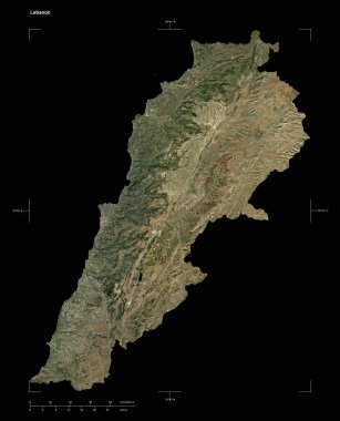 Lübnan 'ın yüksek çözünürlüklü uydu haritasının şekli, uzaklık ölçeği ve harita sınır koordinatlarıyla, siyah üzerine izole edilmiş.