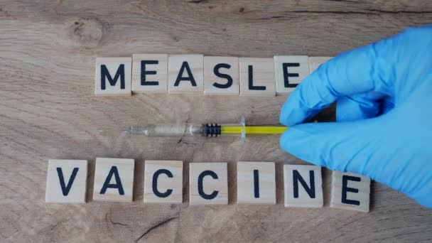 ワクチン接種のコンセプト 麻疹は 麻疹ウイルスによって引き起こされる非常に伝染性のワクチンで予防可能な感染症です — ストック動画