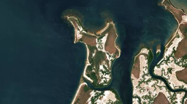 Timor Denizi 'ndeki Docherty Adası 27 Ağustos 2023' te çekilmiş bir uydu görüntüsü.