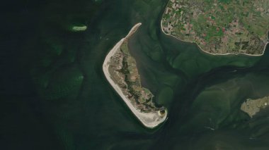 Kuzey Denizi 'ndeki Amrum Adası. 21 Mayıs 2024' te çekilmiş bir uydu görüntüsü.