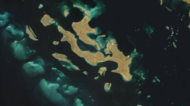 Kızıldeniz 'deki Farasan Adası 14 Kasım 2021' de çekilmiş bir uydu görüntüsü.