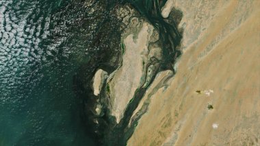 Kuzey Atlantik Okyanusu 'ndaki Tidra Adası 3 Aralık 2023' te çekilmiş bir uydu görüntüsü.