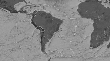 Güney Amerika tektonik plakasının alanı Eckert III projeksiyonunda bir bilek yükseklik haritasında katı bir çizgi ile işaretlenmiştir.
