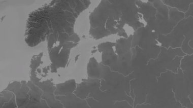 Riga Körfezi Bölgesi Patterson silindirik projeksiyonunda dünyanın gri ölçekli yükselme haritasının arka planında