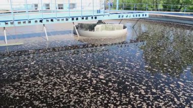 Lağım arıtma tesisi. Atık su arıtma - dairesel tortu tankı