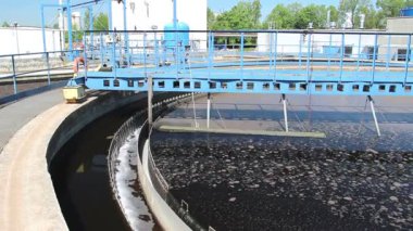 Lağım arıtma tesisi. Atık su arıtma - dairesel tortu tankı