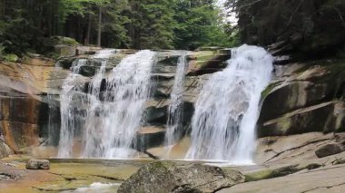 Şelale. Mumlava Şelaleleri, Krkonose Ulusal Parkı, Harrachov, Çek Cumhuriyeti