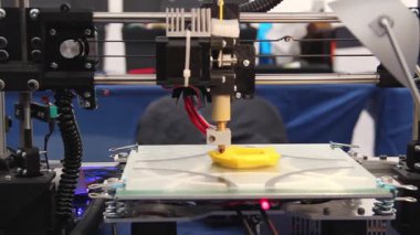 Plastik model yazdıran 3D yazıcı 
