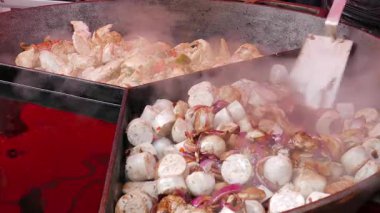 Gıda pazarı. Sokak yemekleri. Fast food.